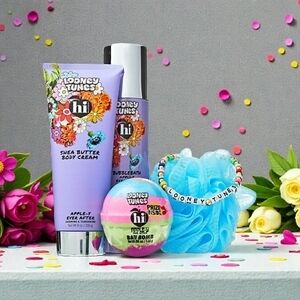 Warner Bros. Looney Tunes Bath & Body Set - Purple and Blue